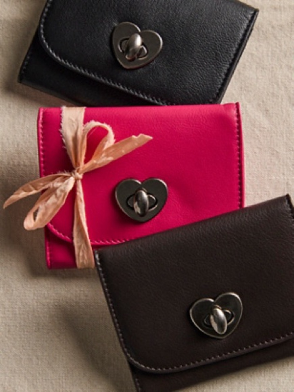 Free People Lock It Up Leather Wallet in Love Potion NWOT❤️ - Picture 5 of 6